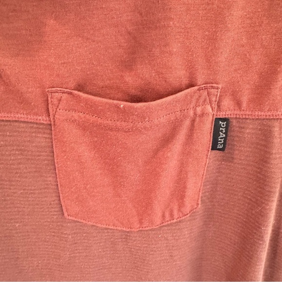 PrAna Men’s Milo Polo Shirt Organic Cotton Blend Medium Vino Red - Picture 3 of 5